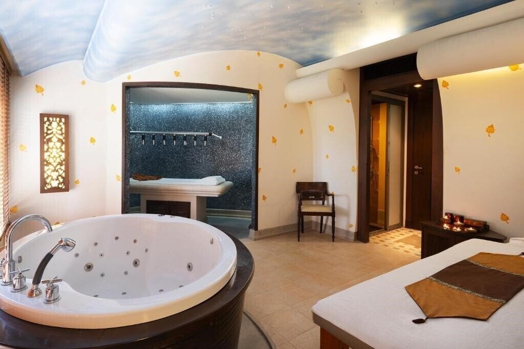 Фотография Springfield Village 4*