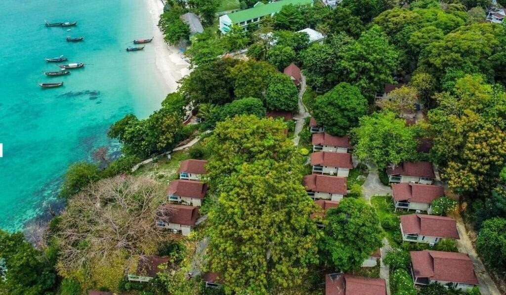 Отель Bay View Resort 3*