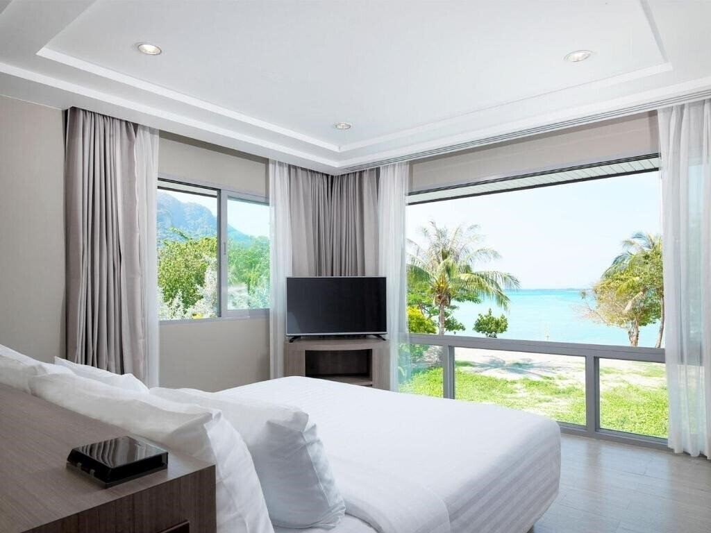 Отель Phi Phi Princess Resort 4*