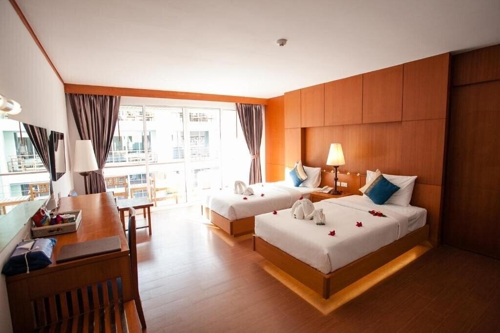 Фото Phi Phi Harbour View Hotel 4*