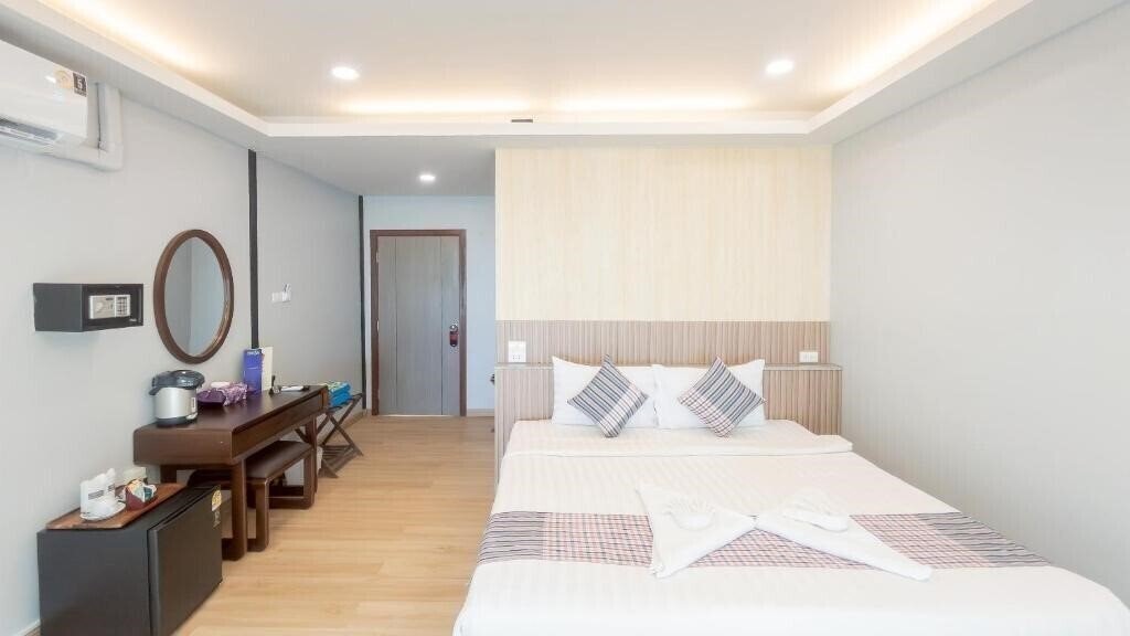 Готель Ibiza House Phl Phi 3*