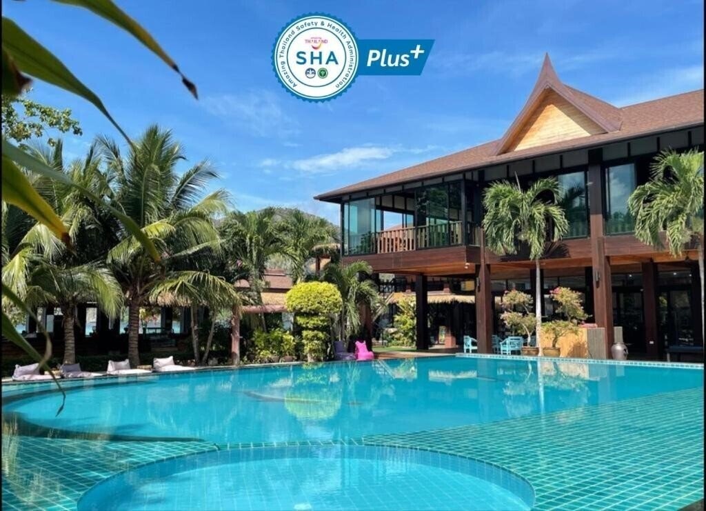 Готель Phi Phi Villa Resort 3*