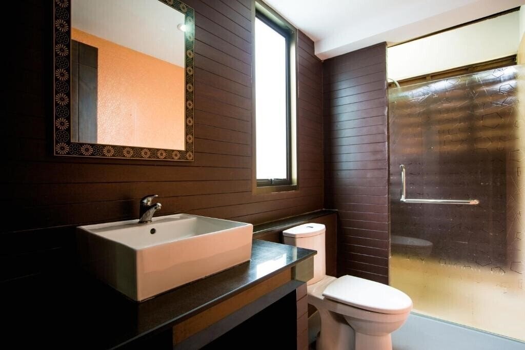Фотография Andaman Beach Resort - Phi Phi 4*