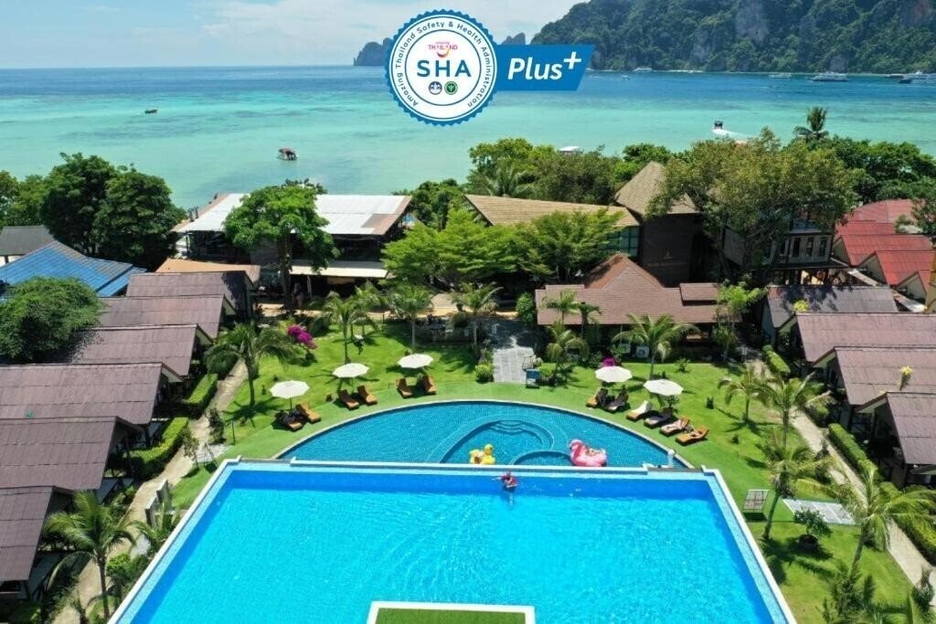 Готель Phi Phi Andaman Legacy Resort 3*