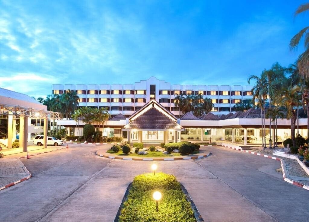 Картинка The Imperial Hotel & Convention Centre Phitsanulok 4*