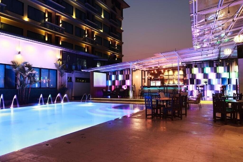 Фото Ruean Phae Royal Park Hotel 4*