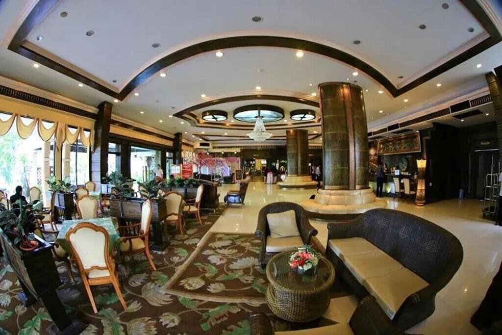 Изображение Ruean Phae Royal Park Hotel 4*