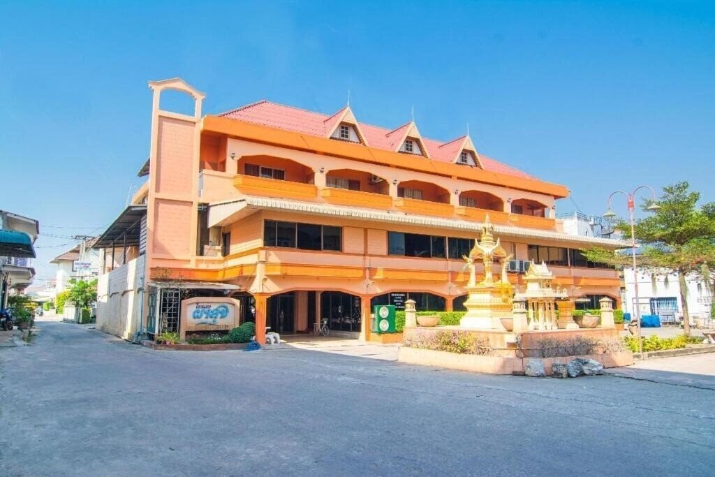 Готель OYO 534 Phasuk Hotel 2*