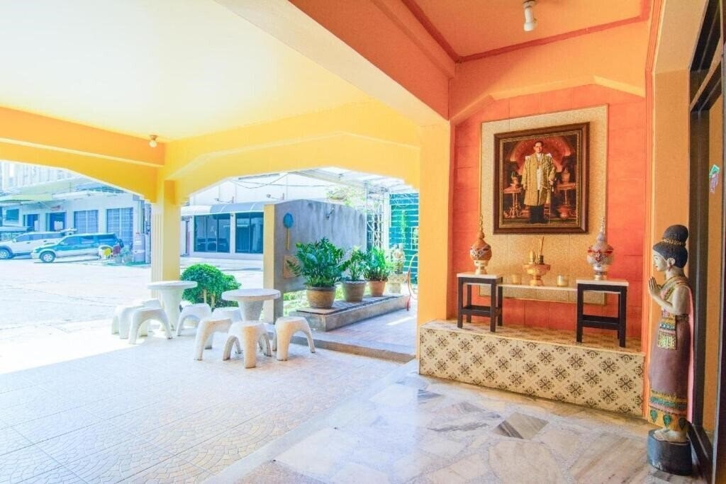 Фотографія OYO 534 Phasuk Hotel 2*