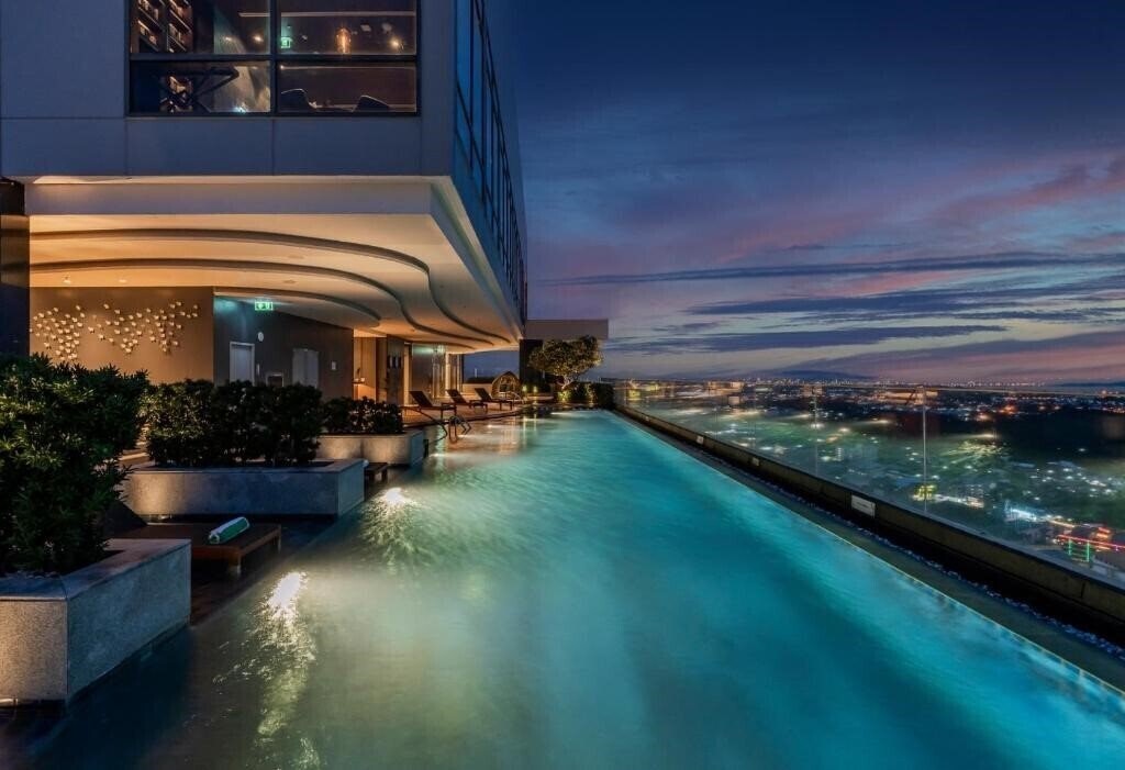 Фото Holiday Inn & Suite Rayong City Centre 4*