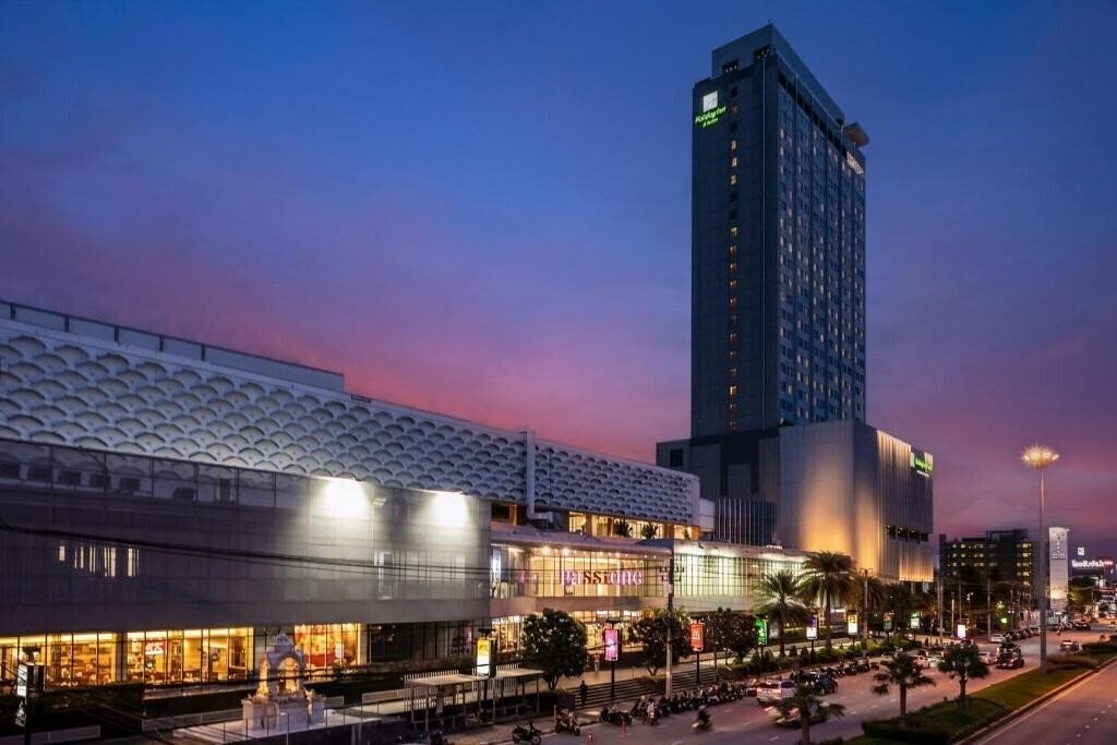 Фото Holiday Inn & Suite Rayong City Centre 4*