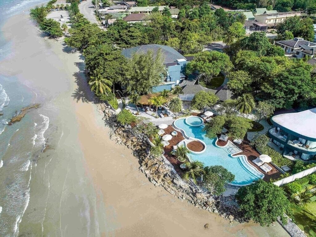 Фотографія Mercure Rayong Lomtalay Villa And Resort 4*