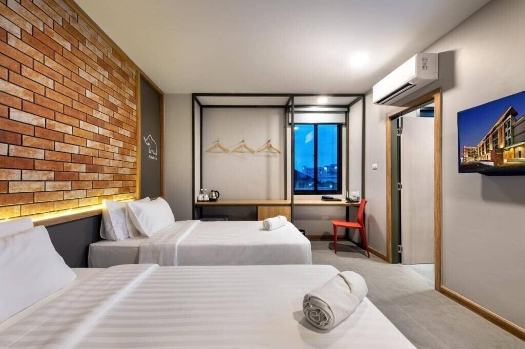 Отель Plaai Plus Hotel Rayong 3*