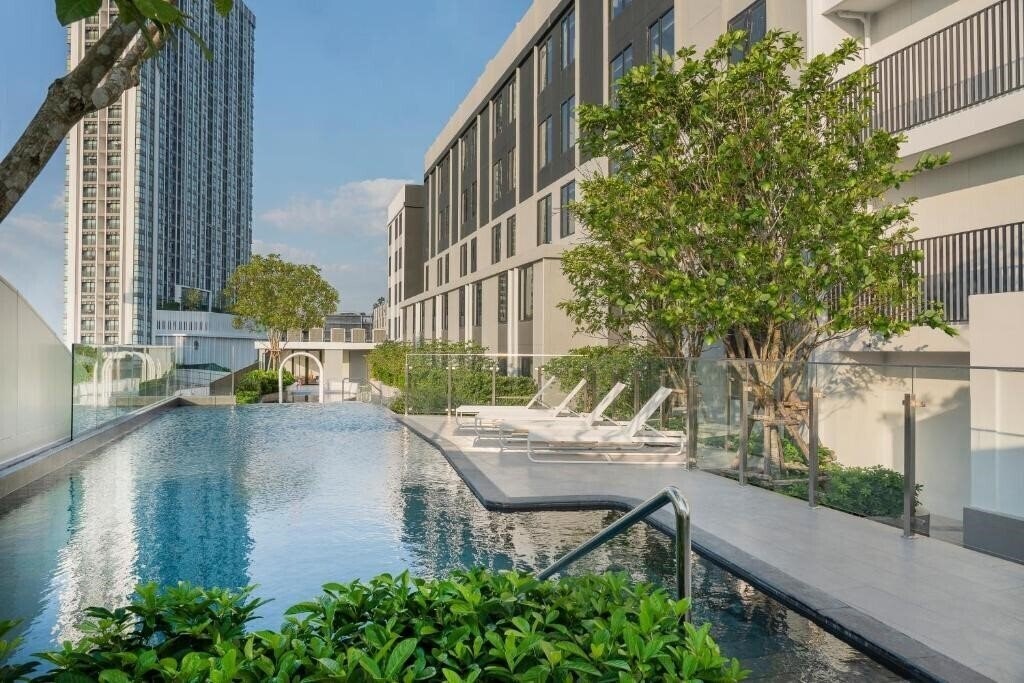 Готель Holiday Inn Express Rayong 3*