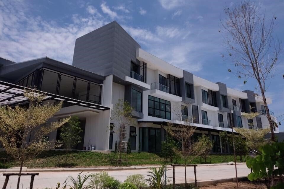 Готель Chuan Chom The High Resort Saraburi 3*