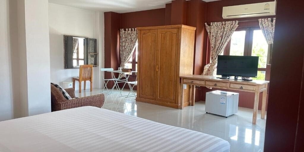 Картинка Yellow Tique Hotel 2*