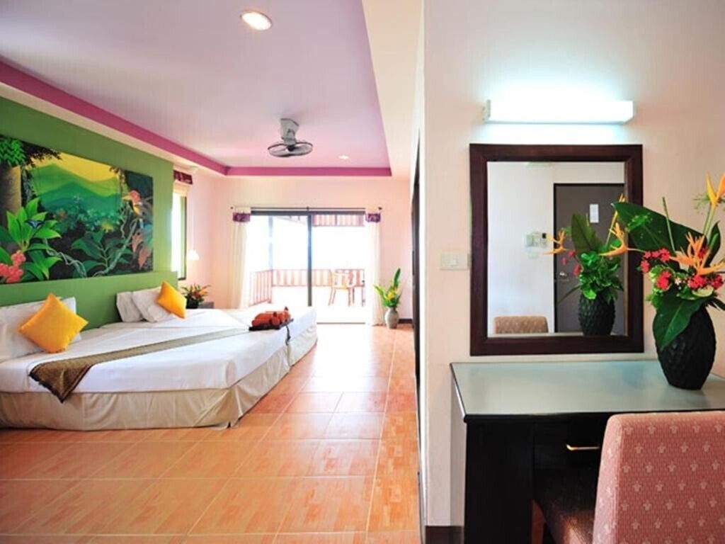 Фото Koh Ngai Cliff Beach Resort 3*