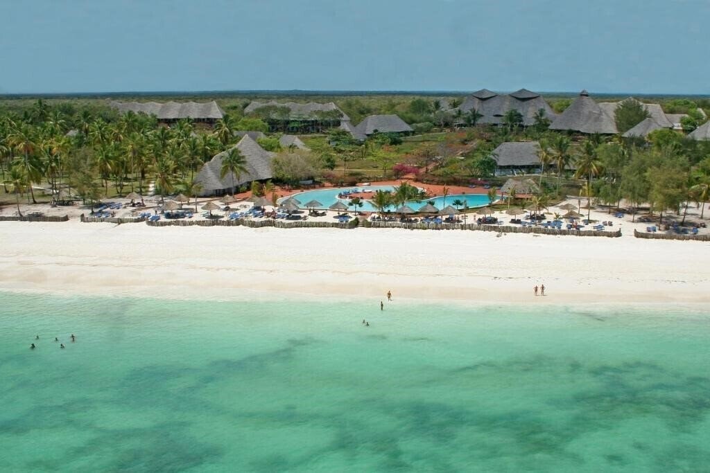 Отель Dongwe Beach Club & Resort 4*