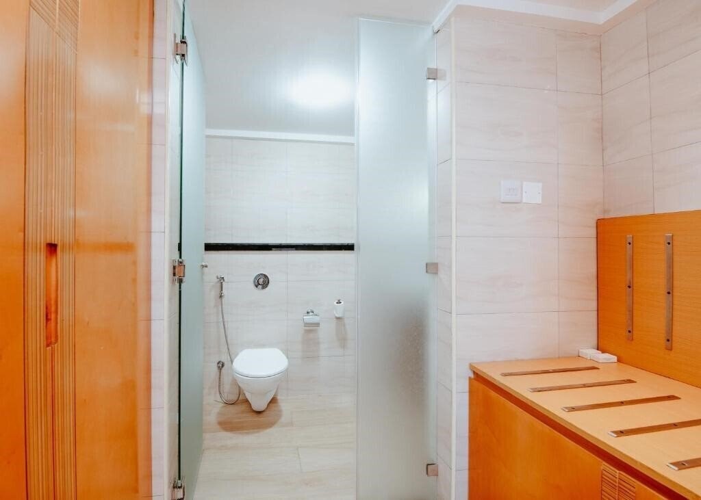 Фото Holiday Inn Dar Es Salaam 4*