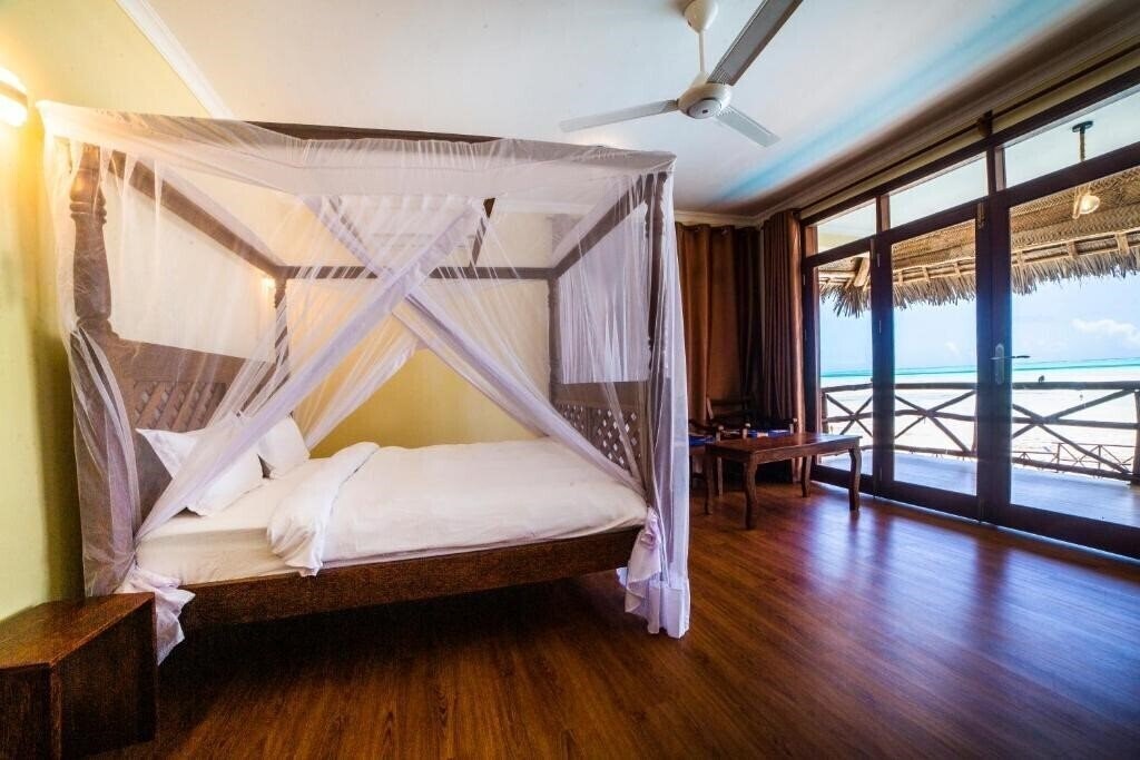 Фото Mahi Mahi Beach Hotel 3*