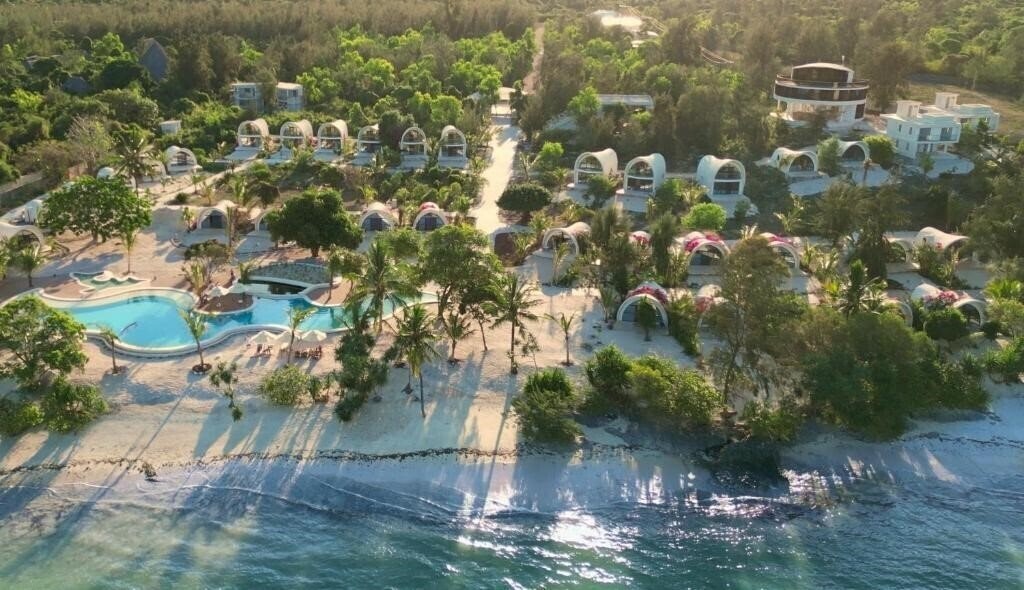 Отель Zanziblue Waves 5*
