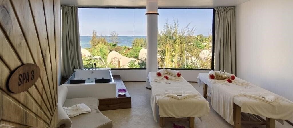Фото Zanziblue Waves 5*