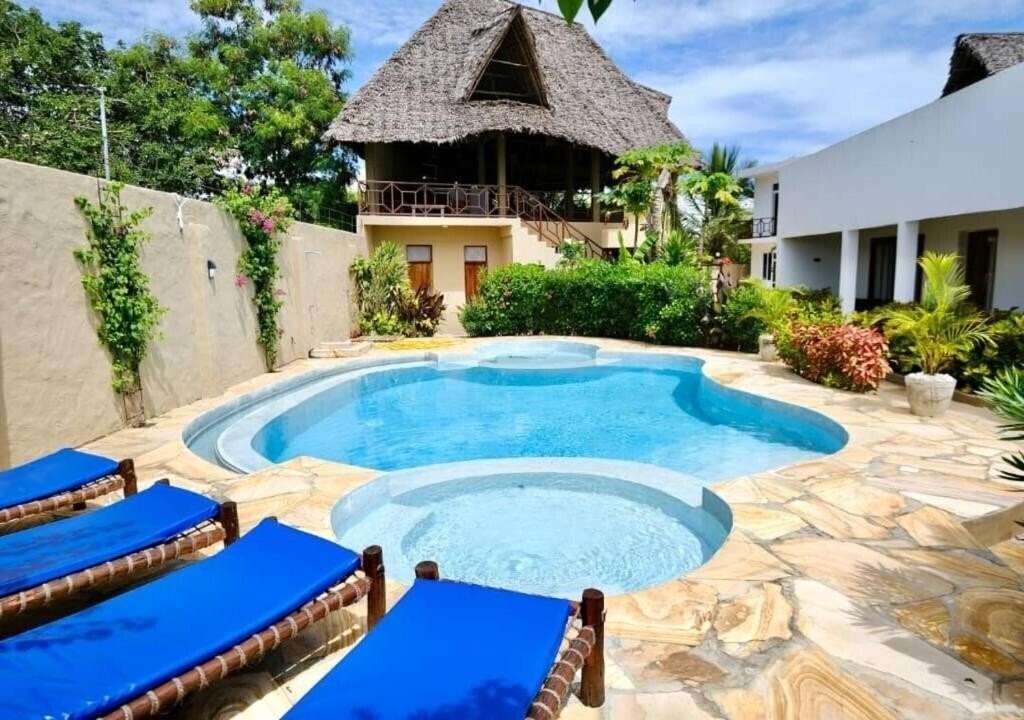 Отель The Dream Village 3*