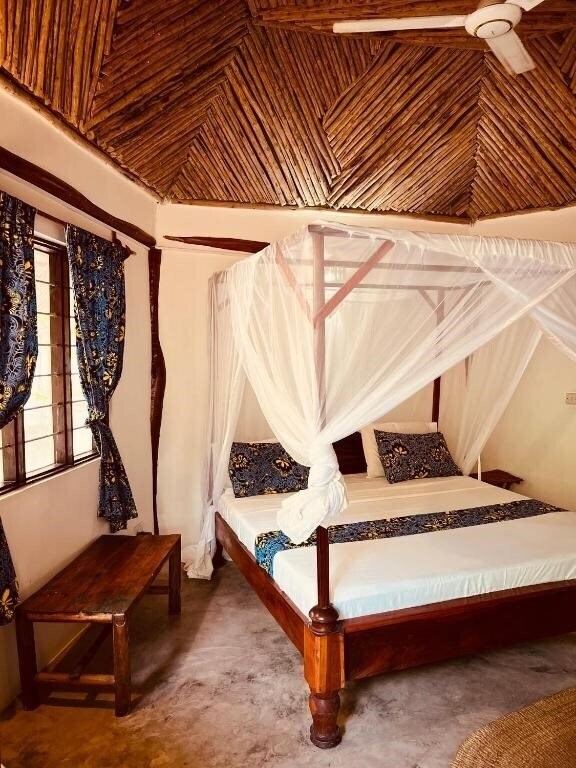 Отель Mpole Bungalows 4*