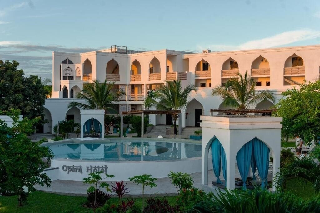 Отель Opera Hotel Nungwi 3*