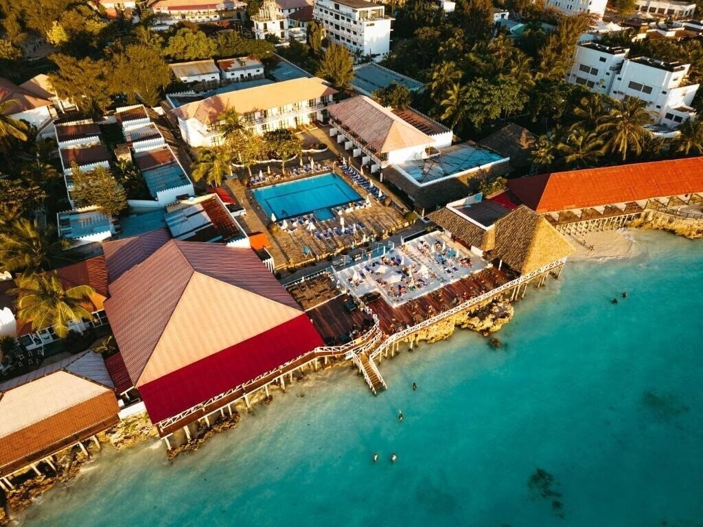 Готель Amaan Beach Bungalows 3*