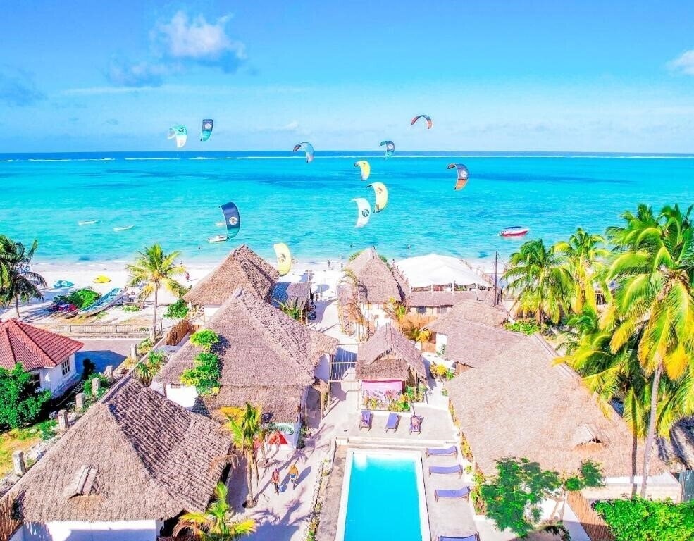 Готель Ananda Beach House 3*