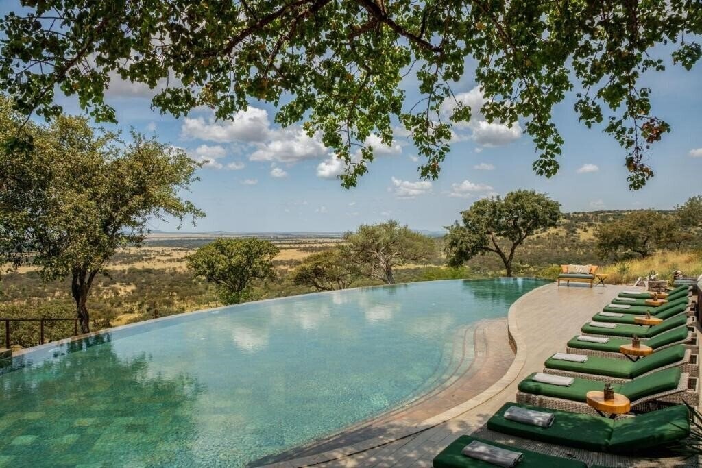 Готель Melia Serengeti Lodge 5*