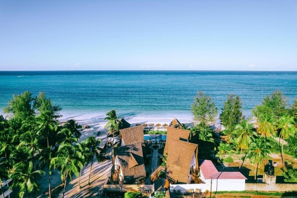 Фото La Perla Beach Resort 4*