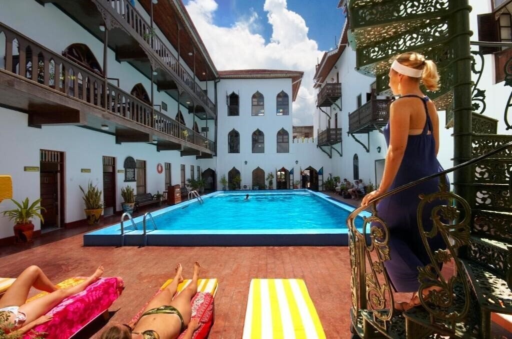 Отель Tembo House 4*