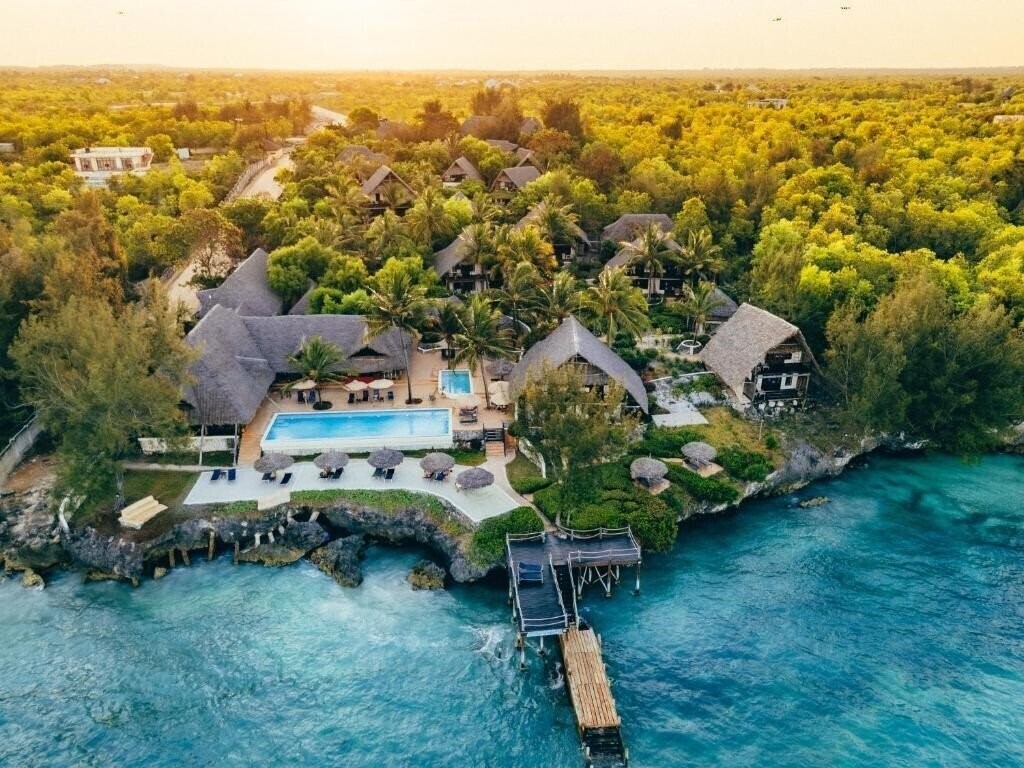 Отель Sunshine Marine Lodge 3*
