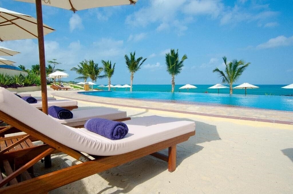 Готель Sea Cliff Resort & Spa 5*