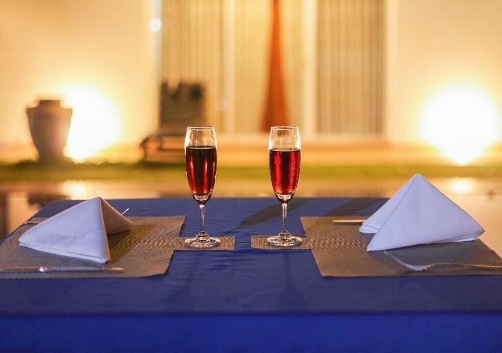 Отель White Rose Beach Hotel 3*