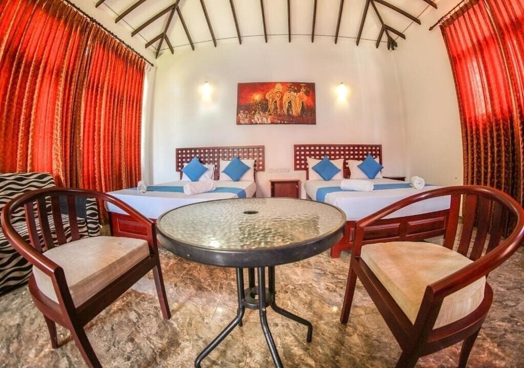 Картинка White Rose Beach Hotel 3*