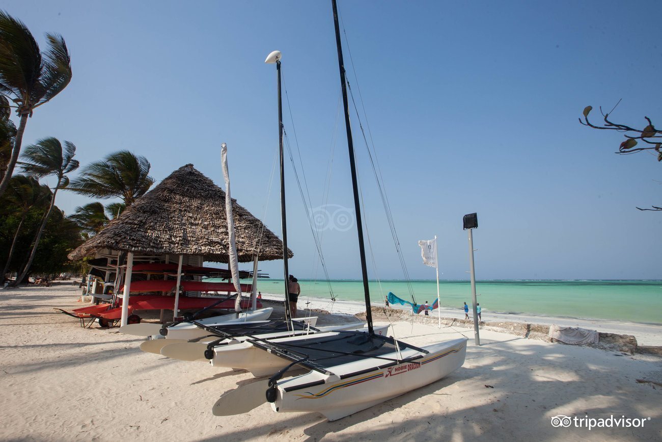 Отель Diamonds Mapenzi Beach Zanibar 4*