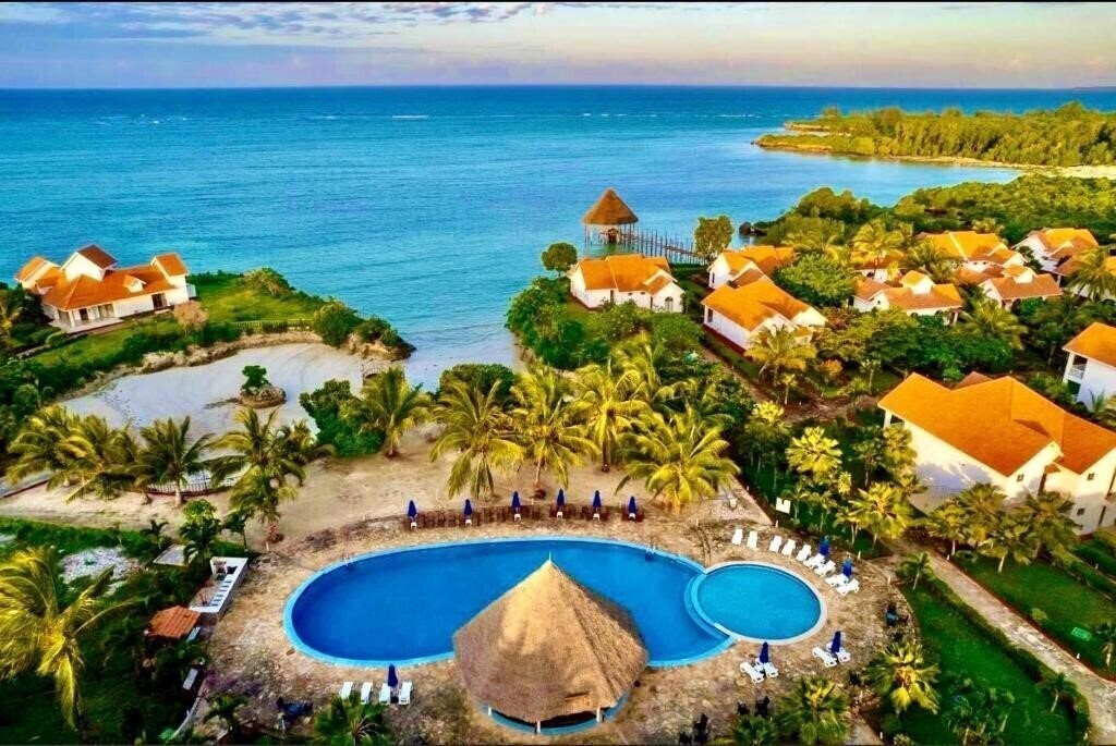 Готель Azao Resort & Spa 4*