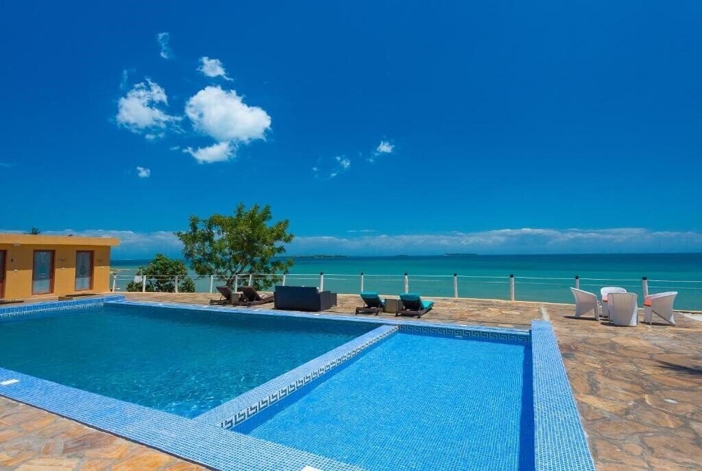 Готель Golden Tulip Zanzibar 4*