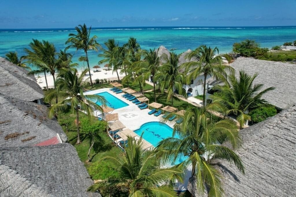 Отель La Madrugada Beach Resort 3*