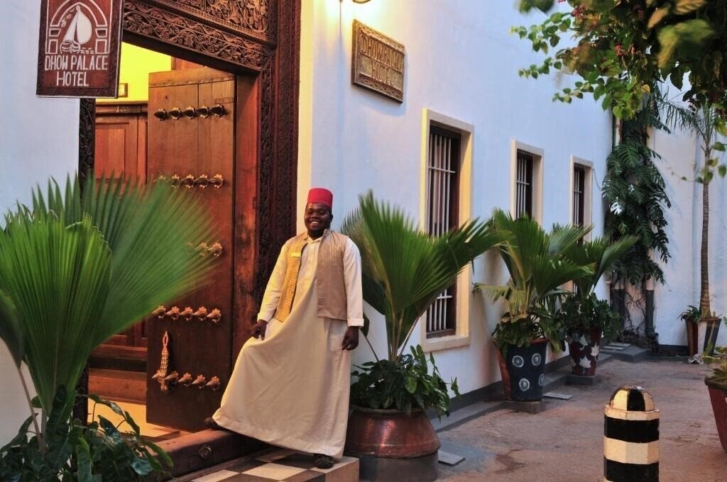 Изображение Dhow Palace Hotel (ex. Dhow Palace) 4*