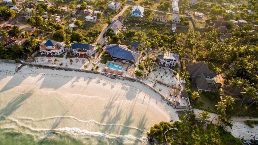 Отель Jafferji Beach Retreat 3*