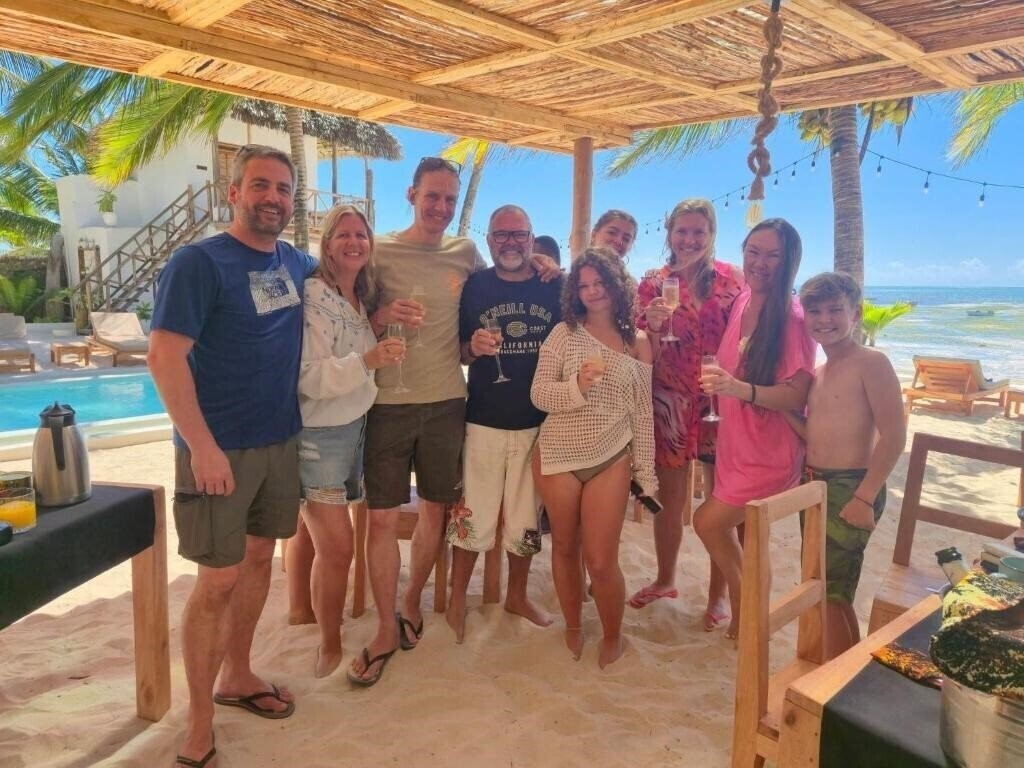 Фотографія Mango Beach House 3*