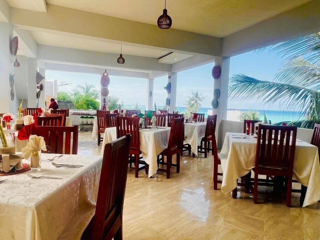Фото Sea Crest Hotel 3*
