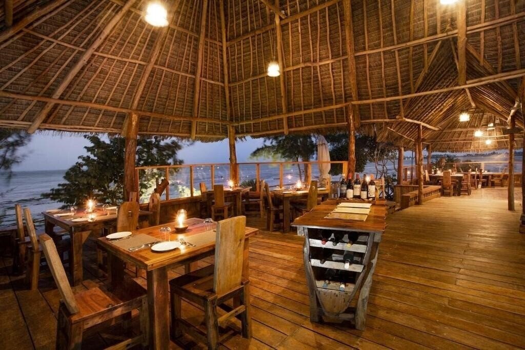 Отель The Island Pongwe Lodge 4*