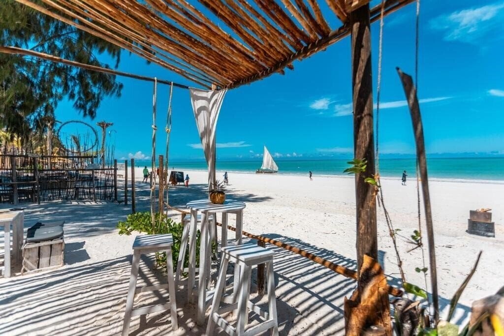 Фотографія B4 Beach Club 4*