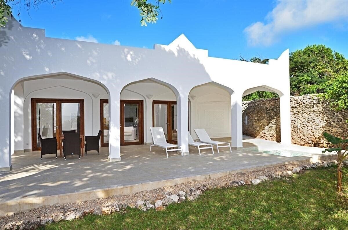 Готель Konokono Beach Resort Zanzibar 5*