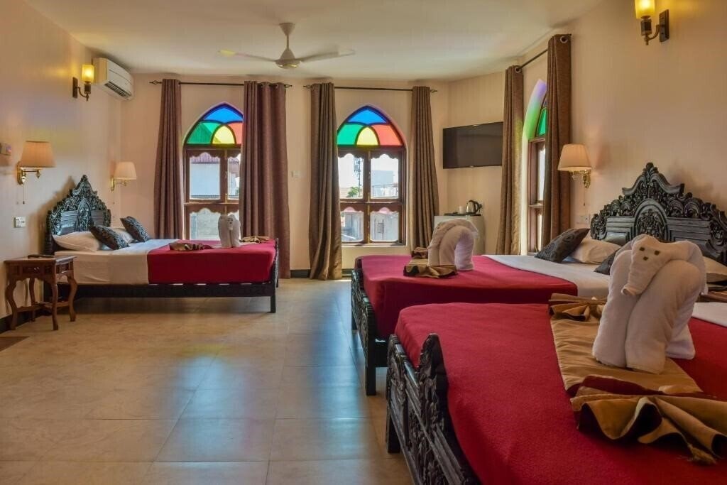 Фото Tembo Palace Hotel 4*